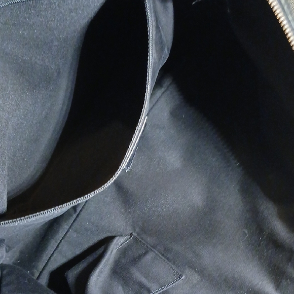 Gucci Black Monogram Handbag - Picture 16 of 16